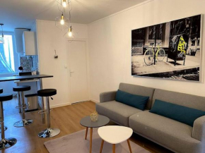 Le Comte est bon, quartier Antiquaires
